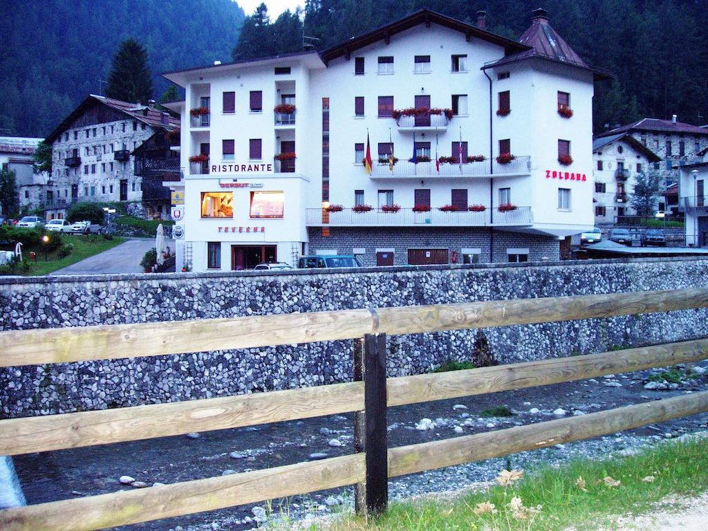 Hotel Zoldana Forno di Zoldo Kültér fotó