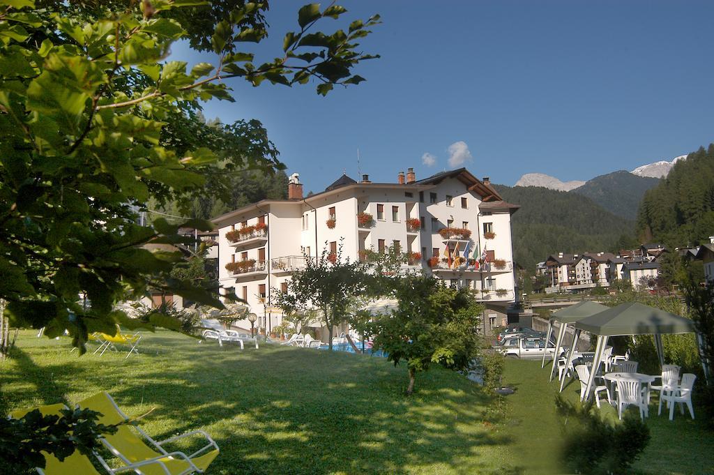 Hotel Zoldana Forno di Zoldo Kültér fotó