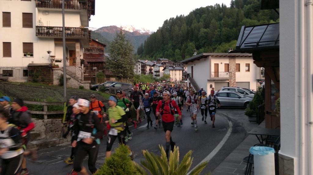 Hotel Zoldana Forno di Zoldo Kültér fotó